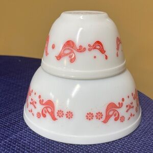 Pyrex Friendship Red Bird Mixing Bowls Lot of 2 – #403 2.5 Qt, #401 1.5 Qt 70's